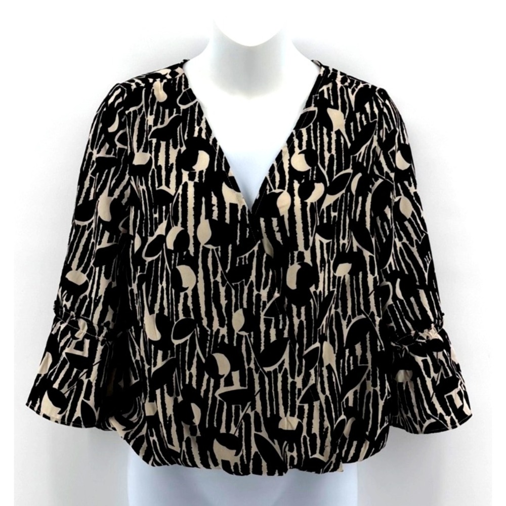 Entro Black White Abstract Blouse Women's Small Boho Flowy Bell Sleeve Top Chic